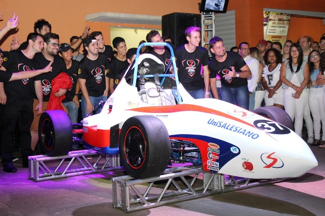 Presença de carro de corrida do UniSALESIANO é sucesso em dois grandes  eventos de Araçatuba - UniSALESIANO Araçatuba/SP