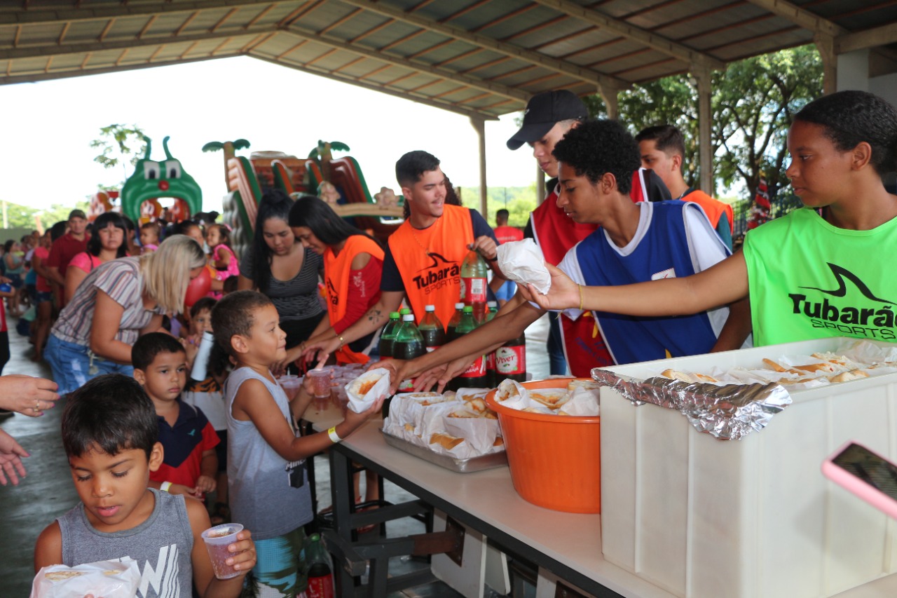 Centro Juvenil de Poxoréu faz festa de Natal para as crianças 